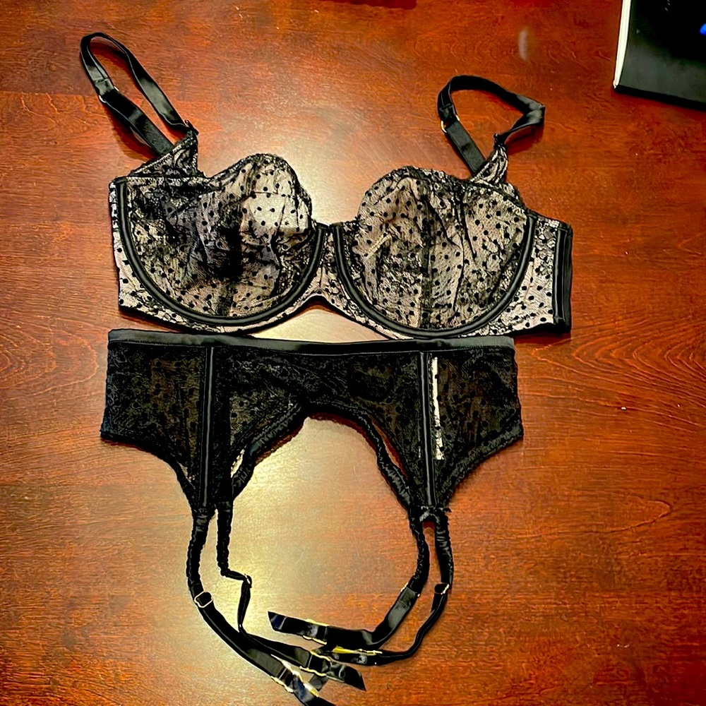 Victoria Secret Bra and Garter set - Dream Angels collection